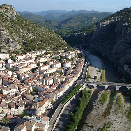 Oda ve Kahvaltı En Cevennes Bagard